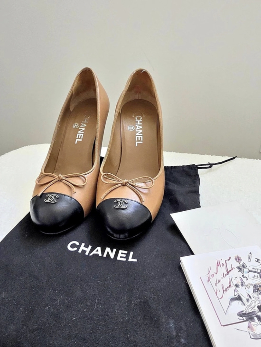 Chanel Cap Toe CC Bow Pumps Heels in Brown & Black